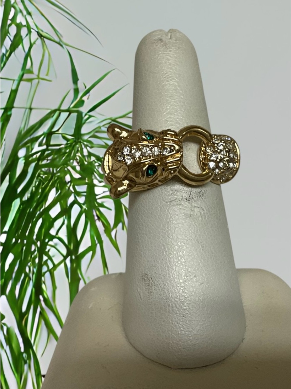 Vintage Banana Republic Panther Ring Gold Tone Rhinestone Green Eyes Statement - Picture 2 of 12